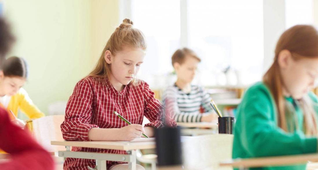 Скільки шкіл в Україні готові до занять у класах