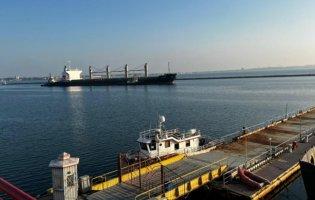 В Одесі та Чорноморську з портів вийшли три судна з кукурудзою