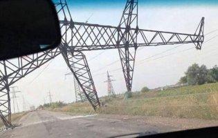У Херсонській області впала електроопора, яка веде від ЗАЕС до Криму