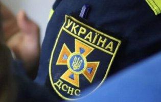 На Донеччині рашисти обстріляли рятувальників, які гасили пожежу