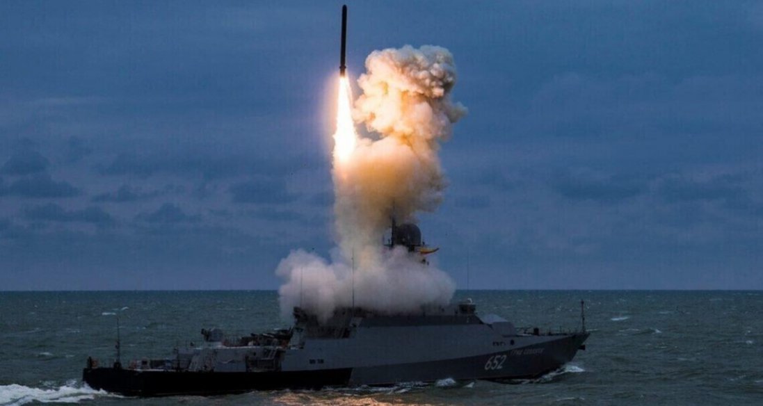 Скільки носіїв крилатих ракет росія тримає в морі