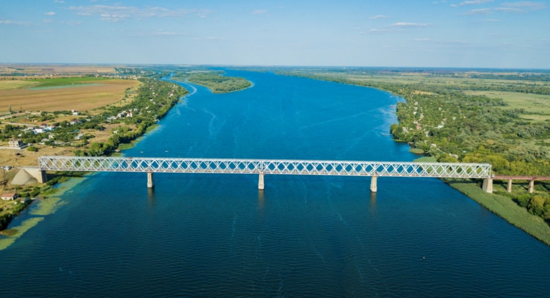 У Херсоні - вибухи: є дим біля Антонівського мосту