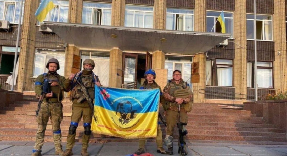 На звільнених територіях України будують оборонні споруди