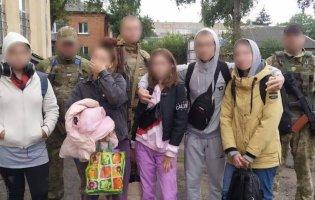 На Харківщині росіяни утримували в підвалі п'ятьох підлітків