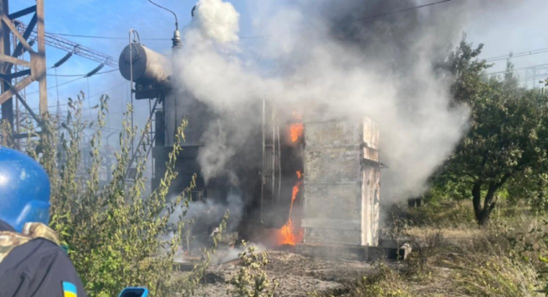 росіяни обстріляли Слов'янську ТЕС: сталася пожежа