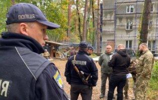 Юристи Марченко прийшли повернути майно в Пуща-Водиці