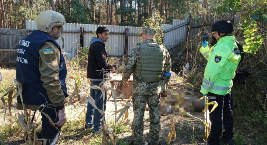 На Харківщині у погребі знайшли тіла розстріляних цивільних