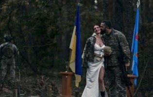Українська снайперка «Жанна д'Арк» вийшла заміж: молодят розписав генерал