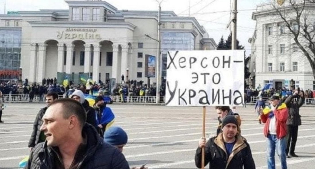 У Херсоні росіяни не втікають, а готуються до оборони