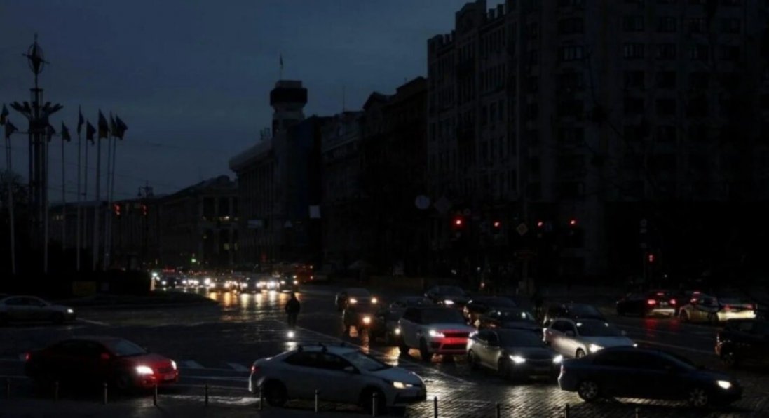 У Києві без світла залишилися 450 тисяч квартир