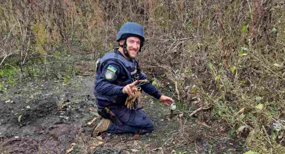 На Харківщині сапер підірвався під час розмінування