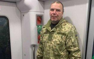 У потязі захисника України вигнали в тамбур через «поганий запах»