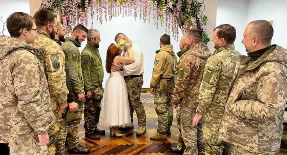 Скільки шлюбів українці уклали з початку року