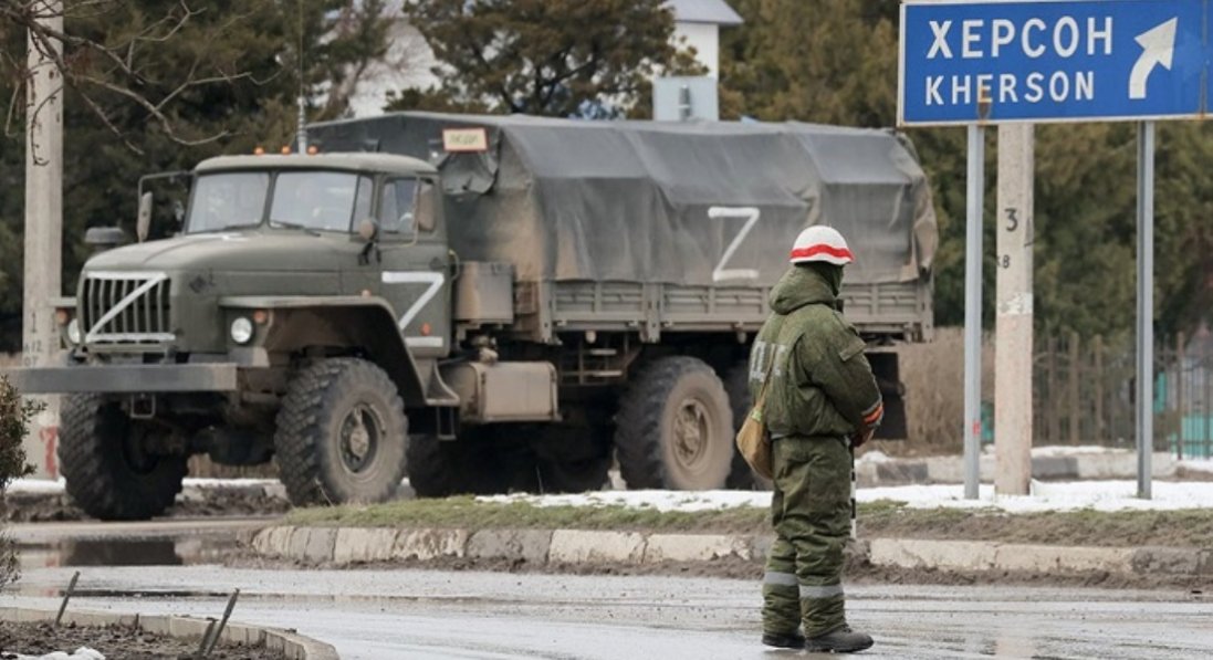 Із Нової Каховки росіяни вивозять медобладнання, а з Новокиївки – жителів