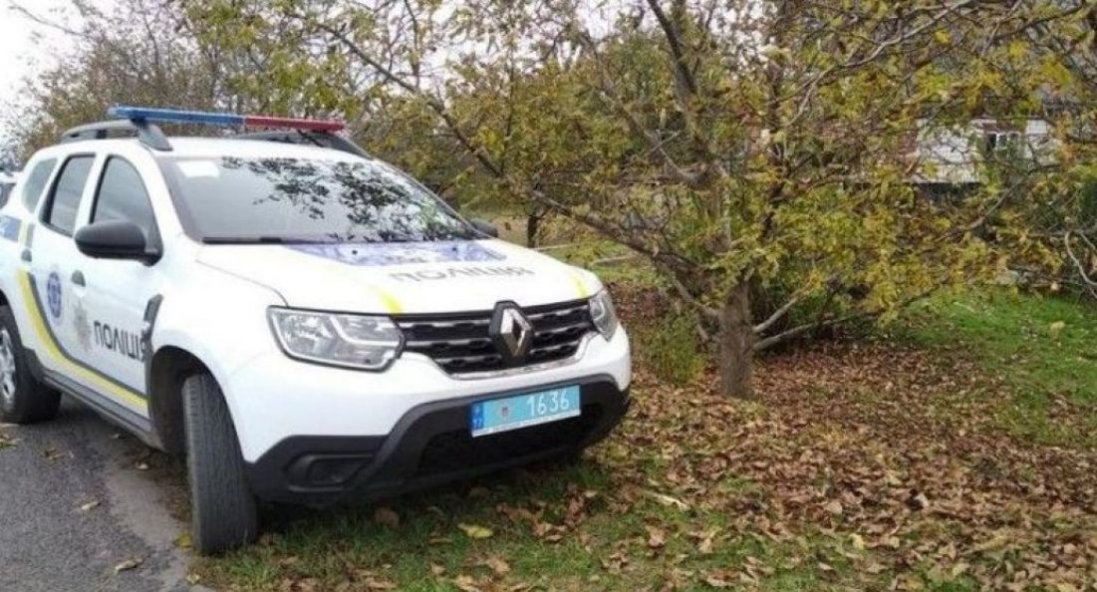 На Одещині чоловік підняв згорток, який вибухнув: йому відірвало пальці