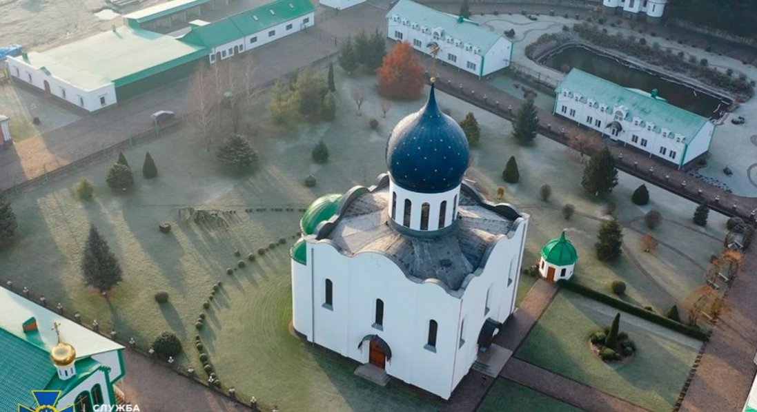 На Закарпатті СБУ перевірила монастир: у брошурах писали, що рф і Україну «нельзя разделить»