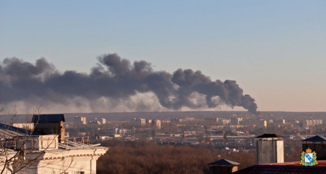 На росії дрони атакували прикордонний комбінат
