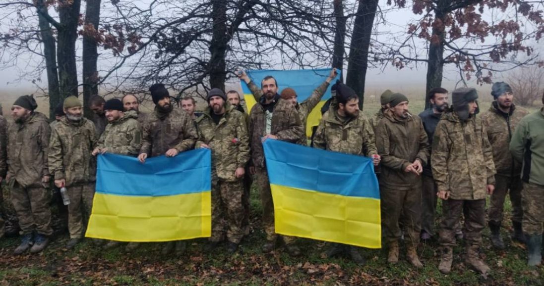 В Україну з полону повернулися 64 воїни ЗСУ