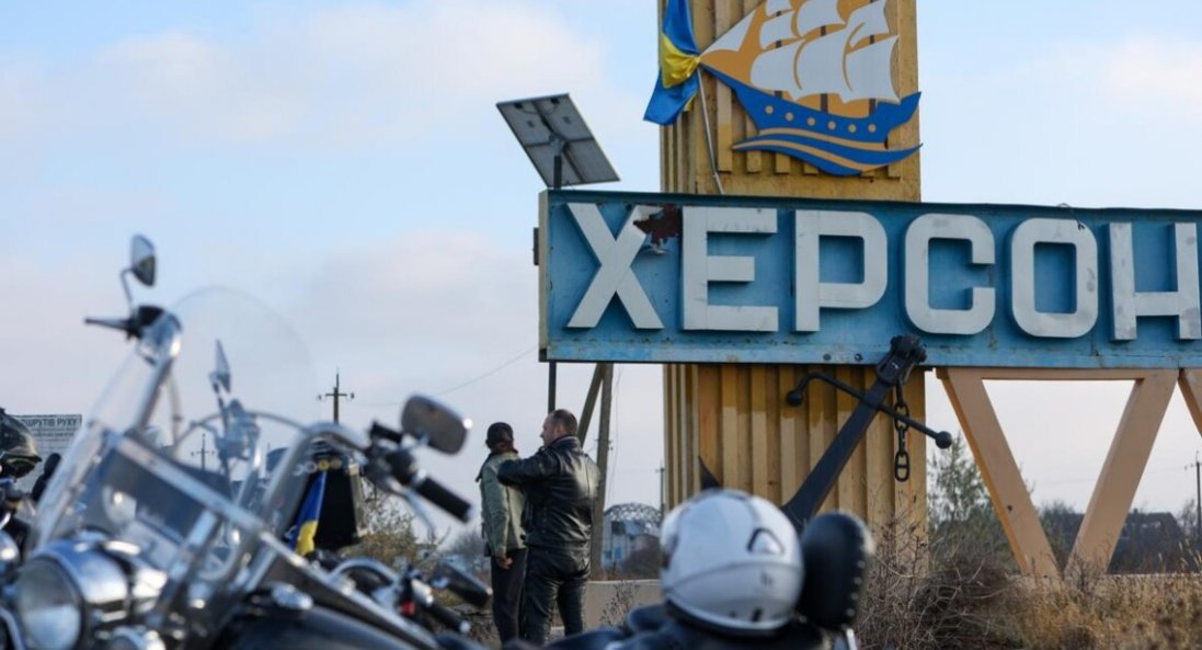 Обстріли Херсона: місто повністю знеструмлене