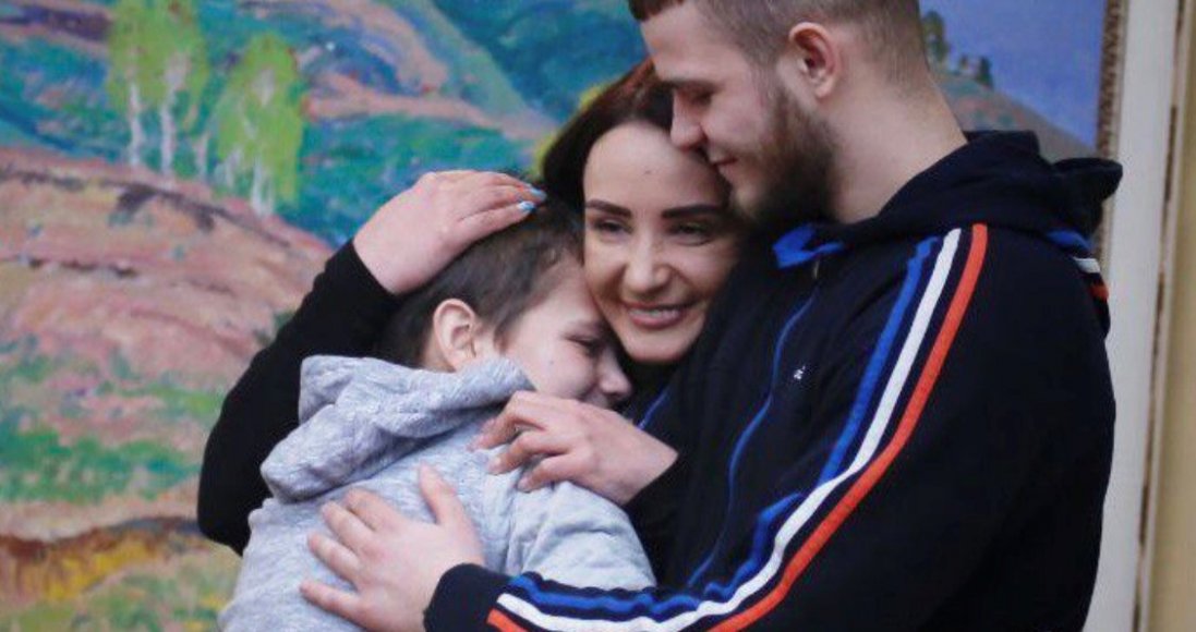 Україна повернула двох дітей, яких утримували окупанти: їхня мама теж пережила полон