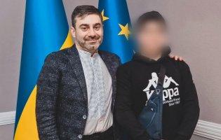 В Україну повернувся підліток, якого вивезли до рф і «всиновили»