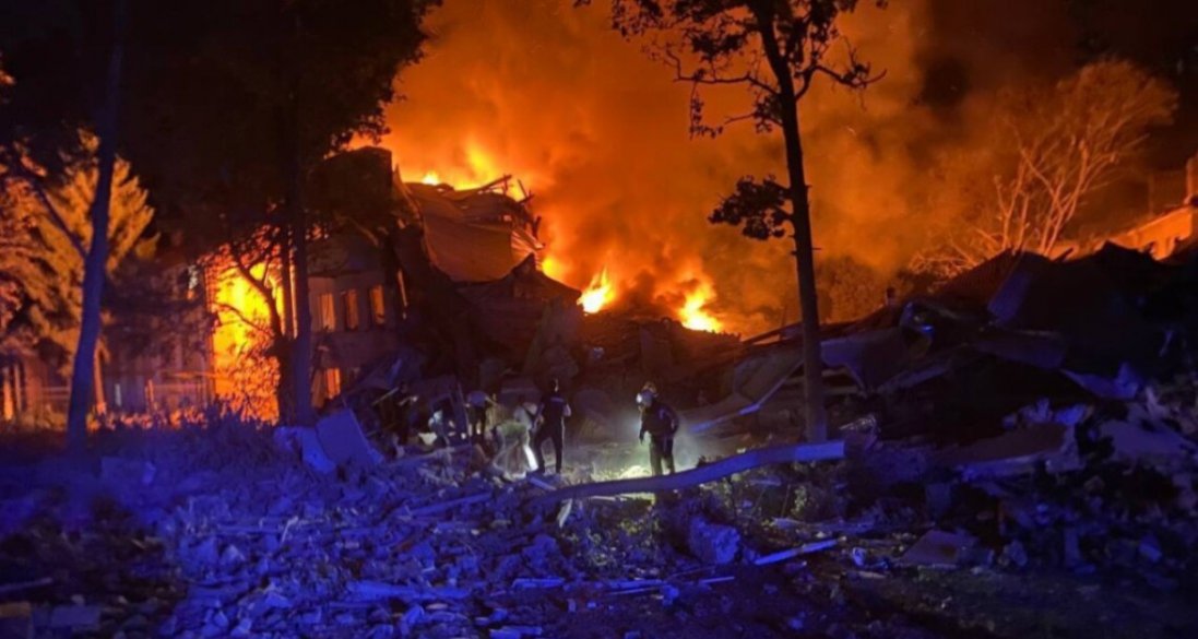 На Харківщині росіяни обстріляли райлікарню: є поранені