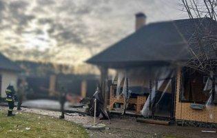 На Київщині пошкоджені 21 будинок, лікарня і авто
