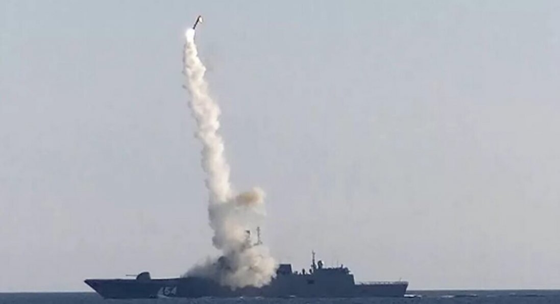 У Чорному морі росіяни тримають носій із вісьмома «Калібрами»