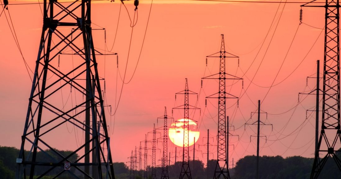 В Україні до 14:00 не вимикатимуть світло. Чому?