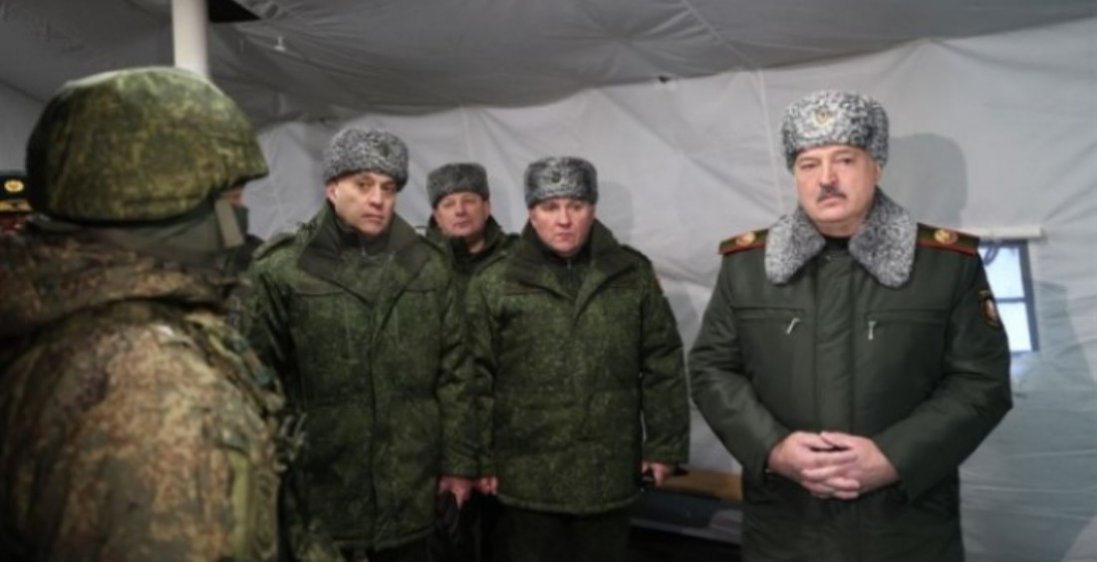 У білорусі лукашенко навідався до військ рф