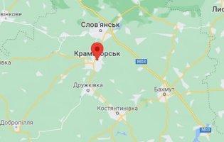 По Краматорську окупанти випустили ракети: поцілили у будинок