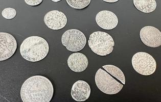 До Польщі з Луцька хотіли переслати 18 цінних монет