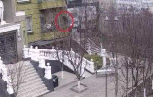 В Одесі хабарник вистрибнув з вікна, втікаючи від правоохоронців