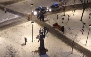 У москві затримали чотирьох осіб біля пам'ятника Лесі Українки