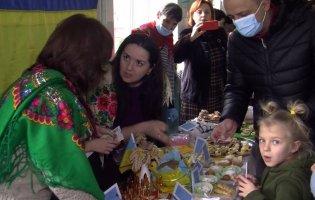 У Луцьку на шкільному ярмарку зібрали понад 70 тис грн для ЗСУ