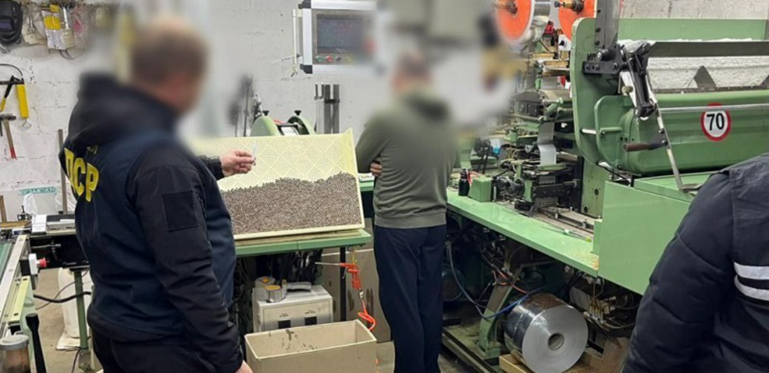 На Волині викрили тютюнову фабрику: виготовляли 20 тисяч пачок на добу