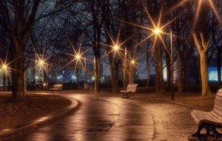 «Чому не вимикають ліхтарі на вулиці та  чи треба вимикати зарядки під час вимкнень світла», - енергоаудитор Литвин