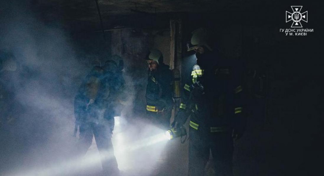 У Києві - пожежа у квартирі на 17 поверсі