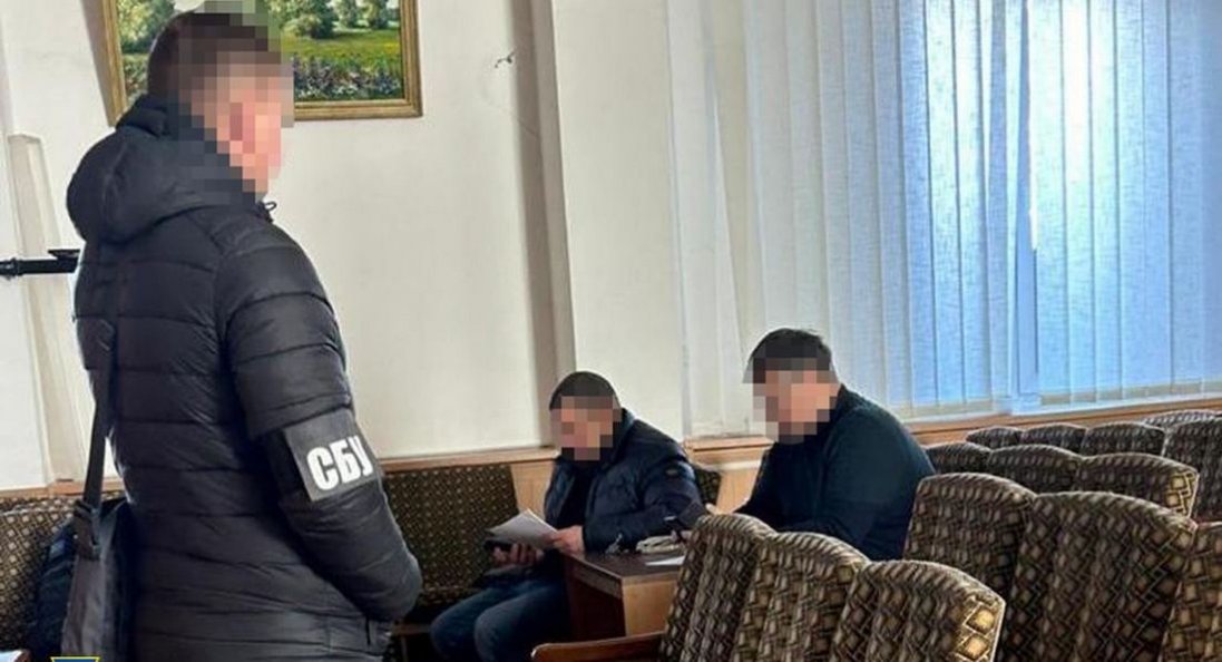 Корупція на Житомирській митниці: підозру вручили половині інспекторів