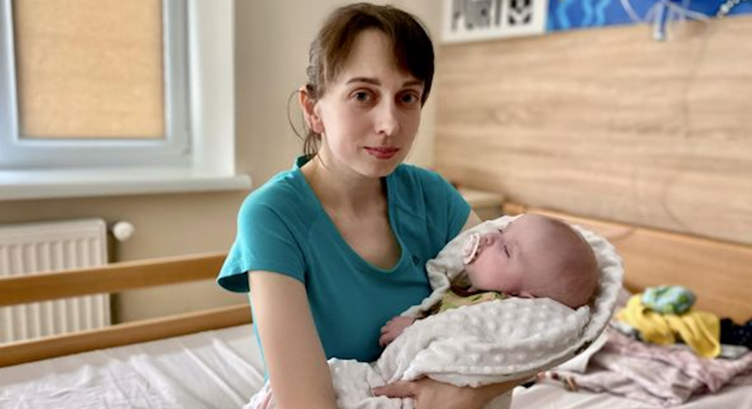 Львівські кардіохірурги зупинили серце 5-місячної дівчинки з Нововолинська, щоб врятувати