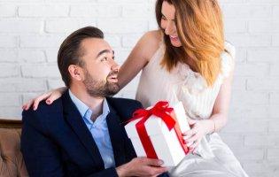 Що подарувати чоловікові на день народження: оригінальні та практичні подарунки