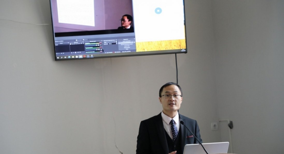 У Львові китаєць захистив дисертацію українською мовою
