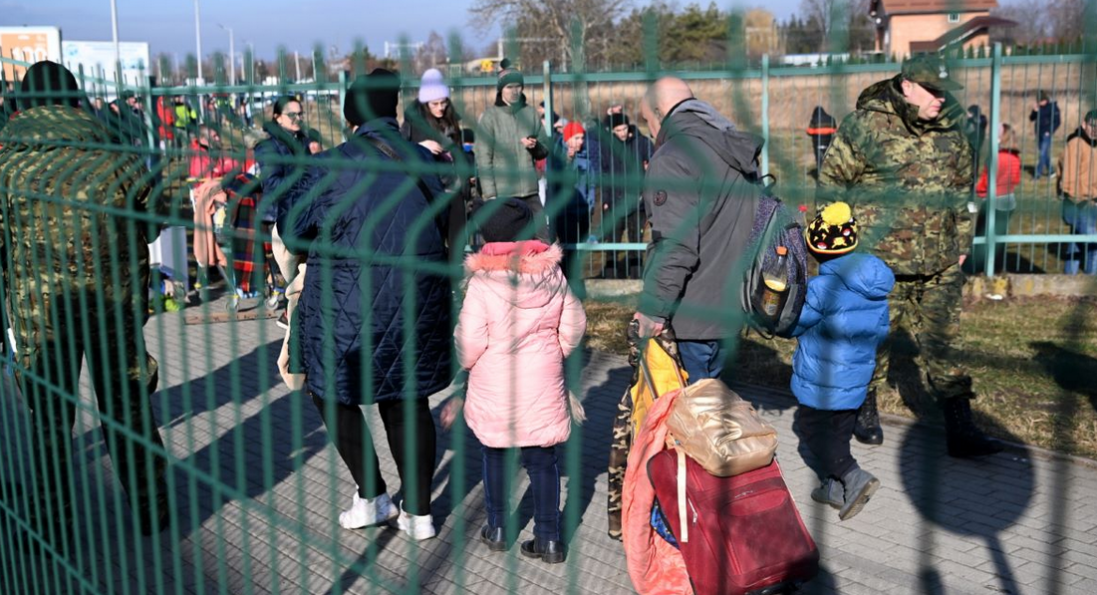 Українські біженці мають повернути Польщі гроші: кого саме це стосується