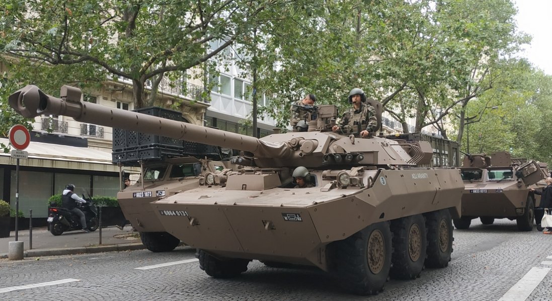 В Україну прибули перші «колісні танки» AMX-10 RC