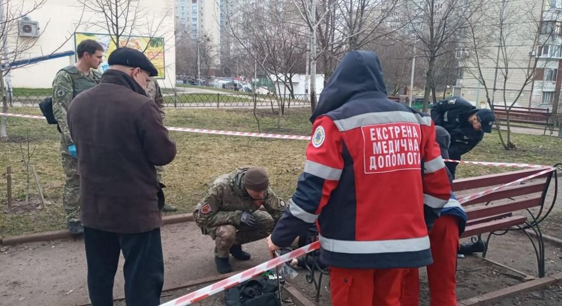 У Києві знайшли тіло чоловіка: здетонувала граната
