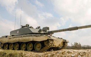 У Великій Британії українські захисники завершили навчання на танках Challenger 2