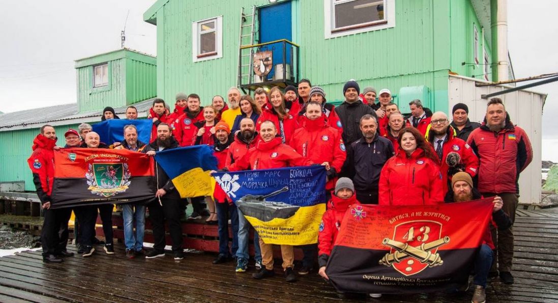 В Антарктиді підняли прапор волинської бригади