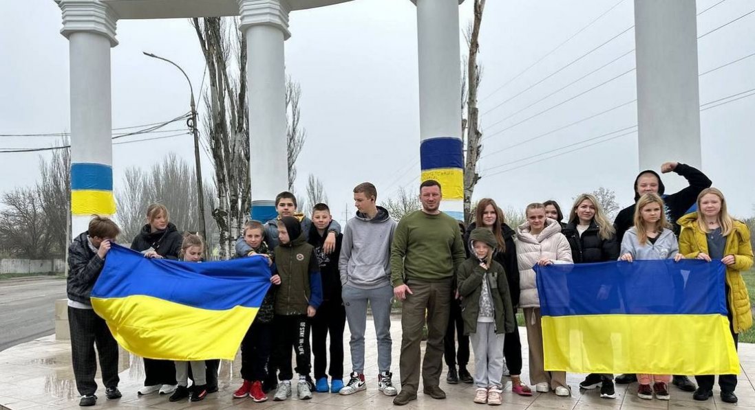 В Україну повернули 24 дитини із Херсонщини