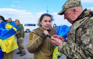 «Наші - вдома»: в Україну з полону повернули 100 військових