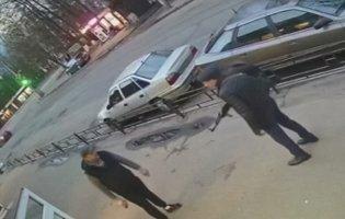 У Києві чоловік стріляв по крамниці, в якій були люди